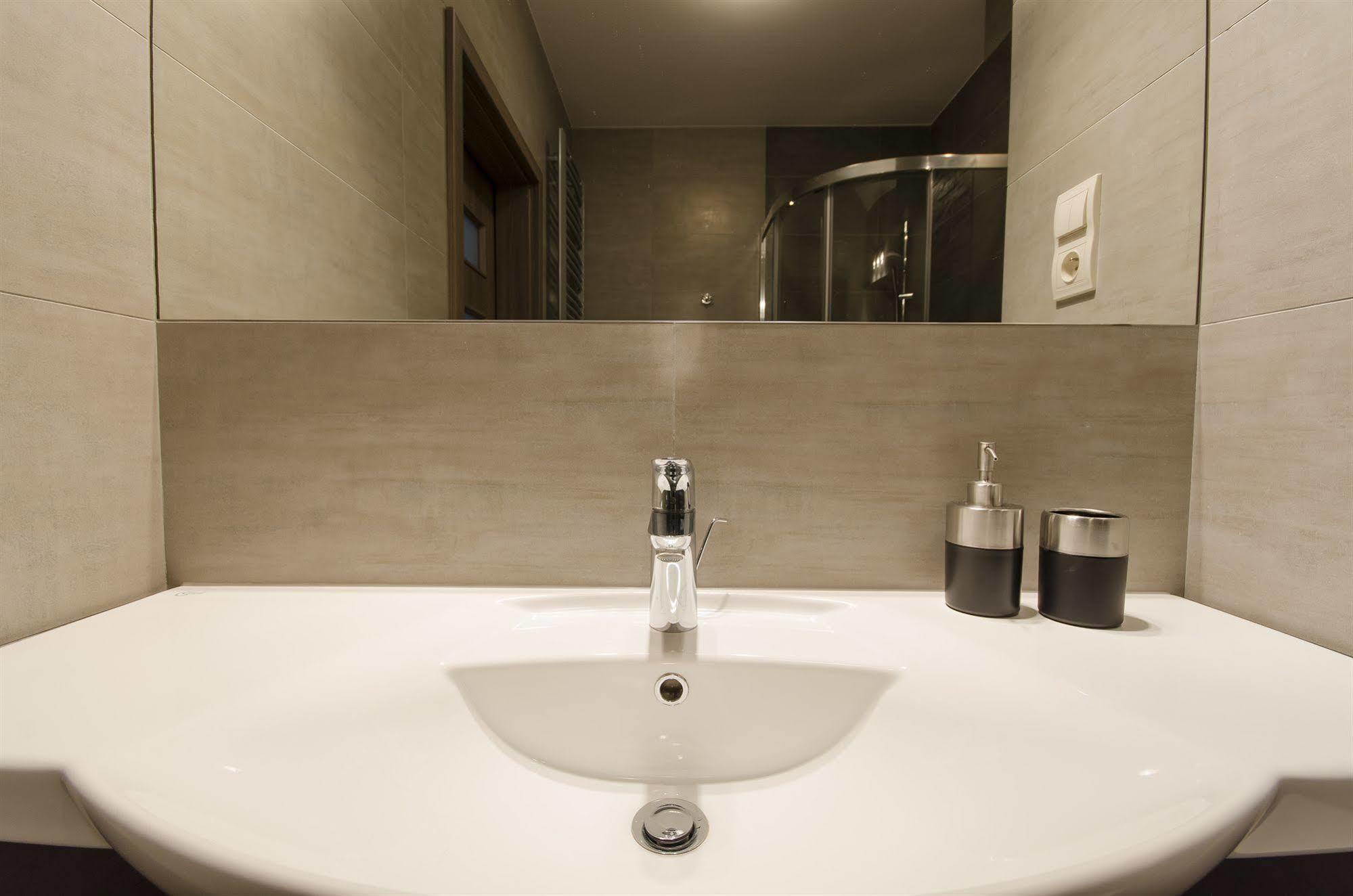 Angel City Center Krakow Aparthotel Dış mekan fotoğraf